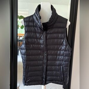 GAP Black Puffer Down Vest